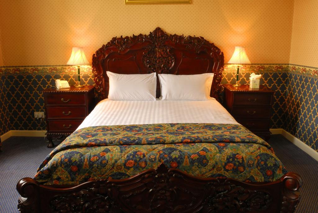 Haughton Hall Hotel & Leisure Club Telford Oda fotoğraf